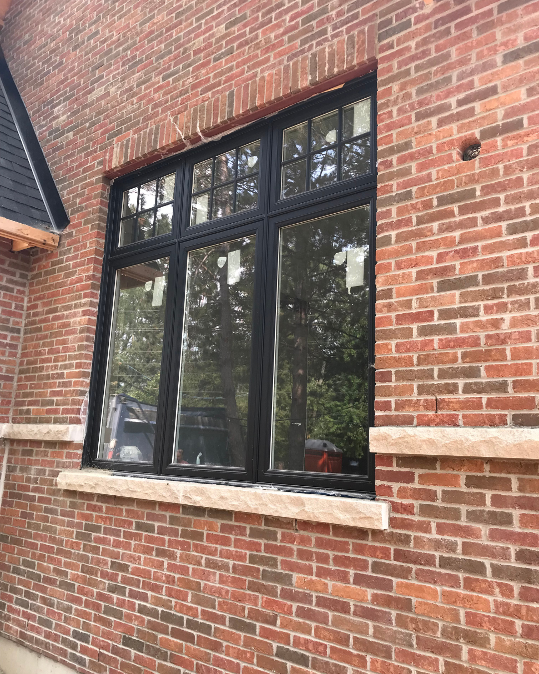 Casement windows Toronto — modern vinyl window installations for homes across the GTA, combining energy efficiency, style, and durability.