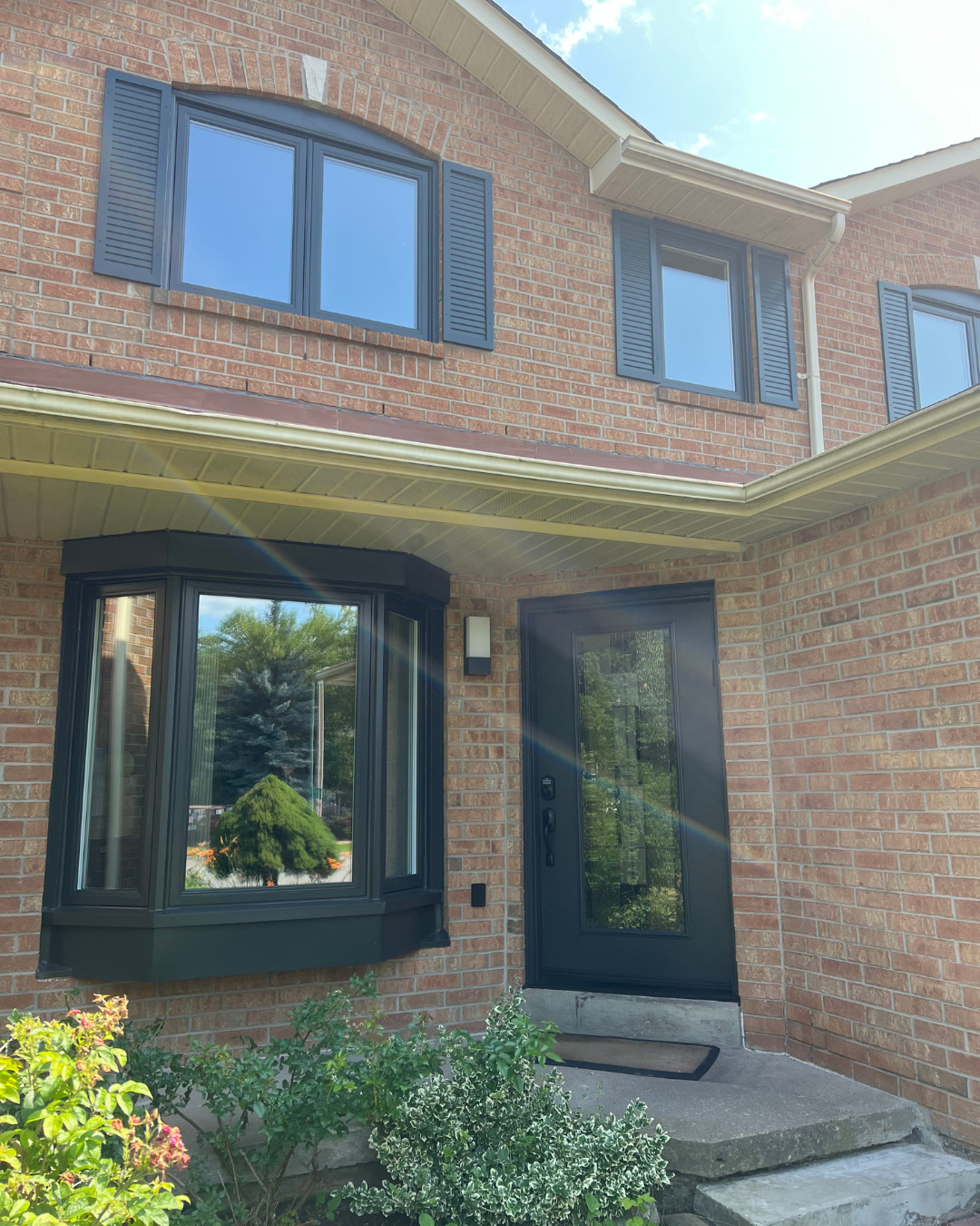Casement windows Toronto — modern vinyl window installations for homes across the GTA, combining energy efficiency, style, and durability.